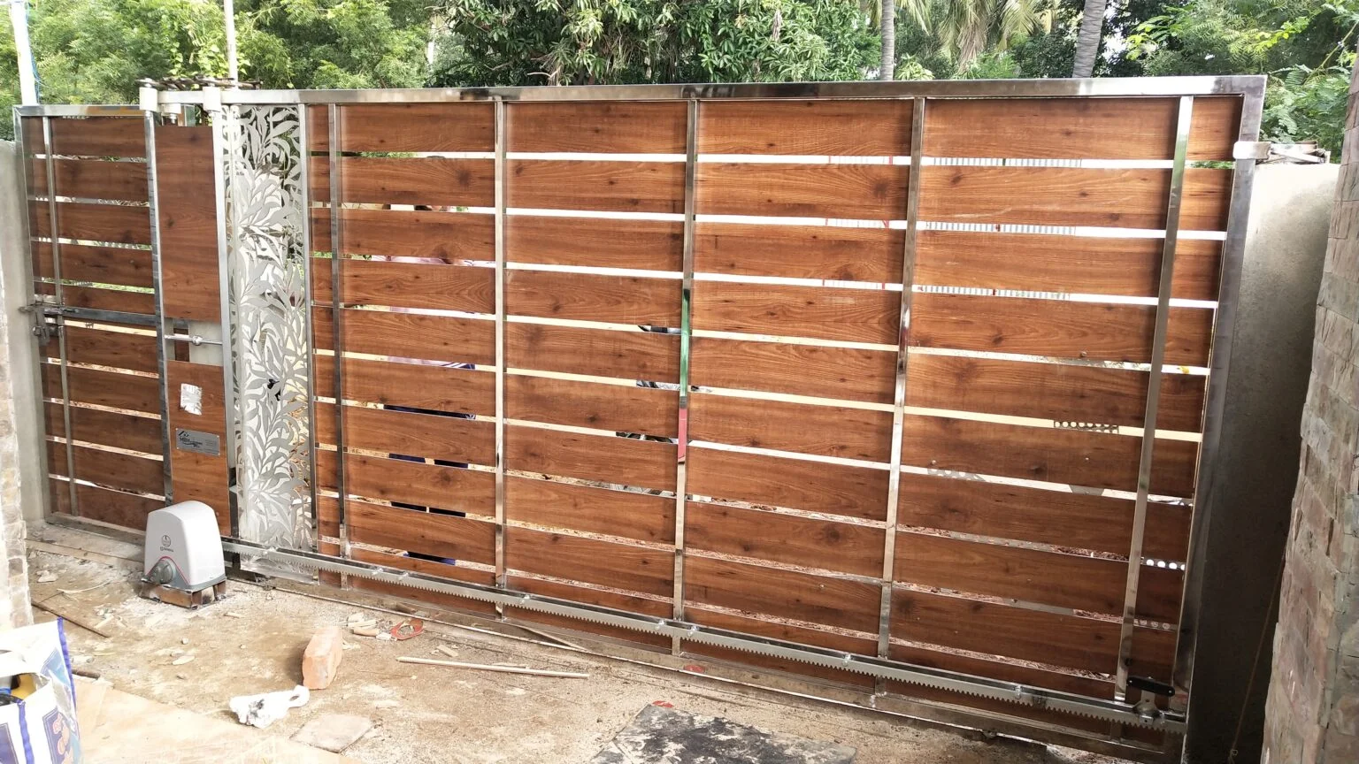 Automatic HPL Sliding Gate