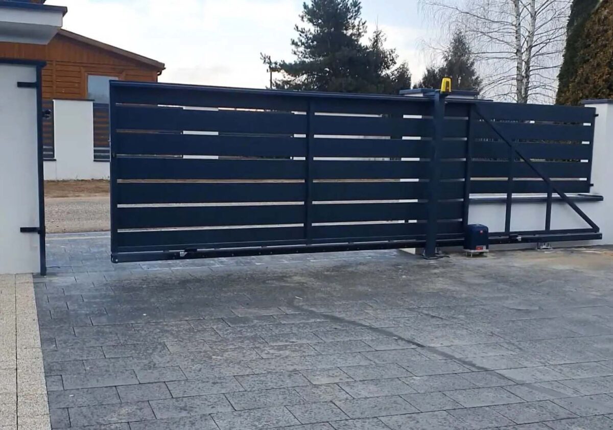 Residential Cantilever Sliding Gate