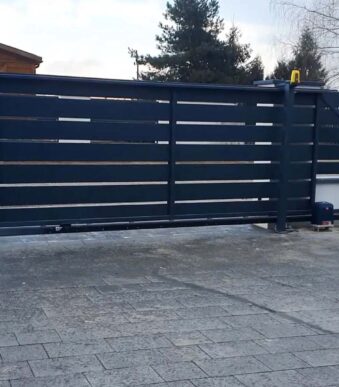 Residential Cantilever Sliding Gate