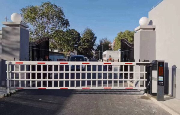 Heavy Duty Airborne High Fencing Gate Barrier System